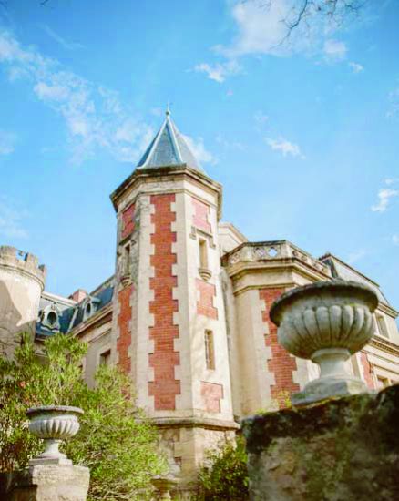 La tour rouge du château
